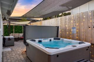 Coastal Gem Near Pismo Beach w Hot Tub Firepit Outdoor Dining Newport Oasis by AvantStay - Arroyo Grande - 9