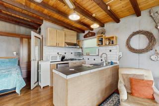 Headlands Cove - Artist's Studio - 3