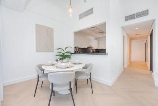 StayShort - Luxury 2BR Canal View - Silverene Dubai Marina - 2