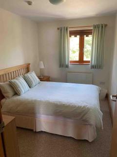 Agamemnon House - superb marina and sea view apartment, sleeps 6 - Milford Haven - 4