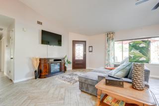 Luxe Outdoor Oasis Palm Tree Villa in Chandler - 7