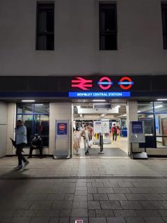 London Wembley Luxury Stay 2BR Apartment next to stadium with Free Parking - London - 9