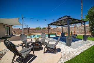 River Fun Awaits Pool, Putting Green, Arcade and More, Sleeps 8 - Yuma - 0