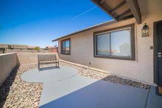 River Fun Awaits Pool, Putting Green, Arcade and More, Sleeps 8 - Yuma - 7