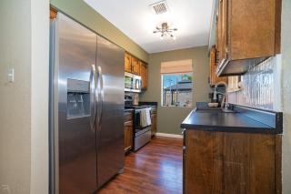 River Fun Awaits Pool, Putting Green, Arcade and More, Sleeps 8 - Yuma - 2