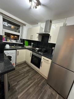 Comfortable 4BR 3BA Full Flat Near Tube, Tower Hamlets - 9