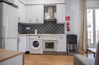 AH - Apartamentos Gran Vía - Estilo Moderno y Ubicación Premium - 2