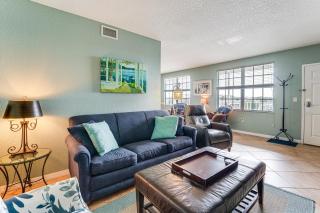 2 Blocks to Clearwater Beach Walkable Coastal Gem - Clearwater Beach - 2