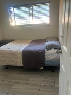 three bedroom near uvic - 3