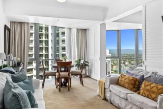 Spa Suite at Legends Surfers Paradise - Q Stay - 4