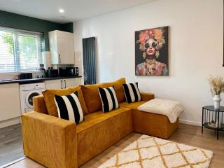 Stylish Group Stay, Sleeps 12, Free Parking, by Manchester Piccadilly - 9