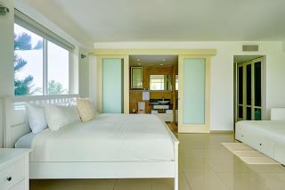 Beachfront cozy & huge Apartment for family trip - 4