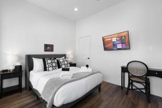 Belle Deux of the Bayou - Near Downtown, 4BR, Free Parking & Sleeps 10 - 1