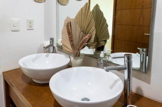 Beachfront Condo AC Pool WiFi Laundry - Cancún - 3