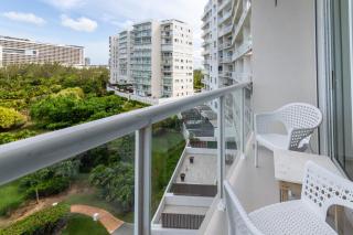 Beachfront Condo AC Pool WiFi Laundry - Cancún - 2