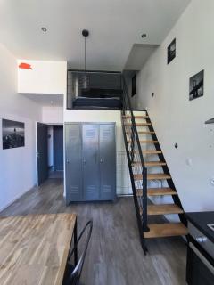 Lovely space TVG Parking - 1