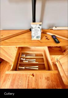 Peg City Queen Guest Suite & Ensuite Bath With Parking - 1