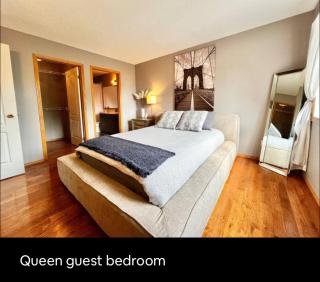 Peg City Queen Guest Suite & Ensuite Bath With Parking - 9