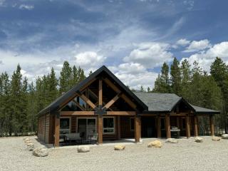 Polar Den Cabin - 8