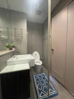 Luxury Riverside condo - 5