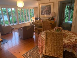 Raglan waterfront romantic cottage - Raglan - 2