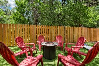 Sleeps 21 Private Oasis in the City - 5