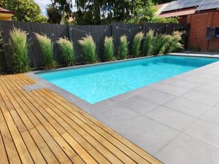 Family Luxury In Lake Wendouree - Wendouree - 9