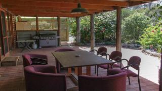 Long Beach Eco - Lodge Is The Perfect Property For Nature Lovers, With An Abundance Of Wildlife Birds, Kangaroos and Emus, As Well As Bush and Sea Views - 5