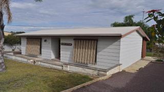 Melina's Cottage Is A Neat, Tidy, Budget Property - Coffin Bay - 3