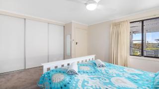 Endymion Is Ideally Situated On The Esplanade - Coffin Bay - 1
