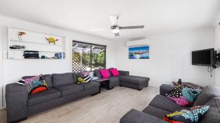 Endymion Is Ideally Situated On The Esplanade - 5