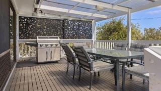 Endymion Is Ideally Situated On The Esplanade - Coffin Bay - 7