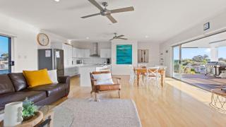 Endeavour View Is A Fantastic - A Modern, 4 Bedroom Holiday Home - Coffin Bay - 5