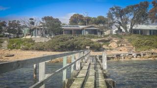 Sunset Ridge Has Direct Access To A Private Beach and Small Jetty - Coffin Bay - 0