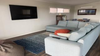 Off The Net - New Listing - Esplanade Property With Views Of The Channel - Coffin Bay - 2