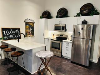 Deep Ellum Theatre Suite - The Black Collection - 6