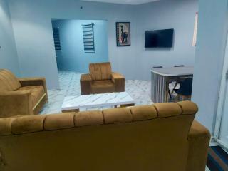 Glossy Luxury Hotel - Akure - 6
