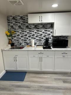Elegant & Stylish Basement Suite- Private Entrance - Winnipeg - 7