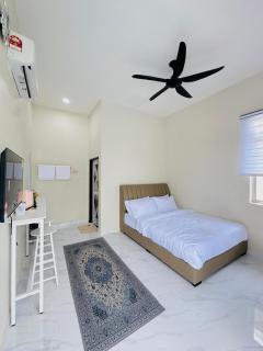 Laman Kota Pool Homestay - - 8