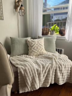 Neighborhood Apt-walk to Train-McLean Ave, 30mins to NYC - 6