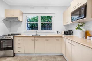 Cheltenham Charm by Ready Set Stay - 1