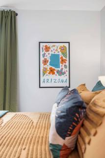Sleep 10 * in this historic home in state streets - 2