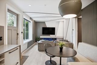 Designer 2BR in Downtown Steps from Sunset Beach - Vancouver - 2