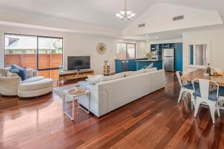 Away By The Bay- beach front- Ducted Heating cooling - 1