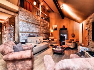 Relaxing Retreat Near Forests - 5
