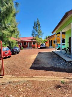 Ria Homestay - 4