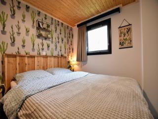 Chalet with balcony in Veluwe - 1