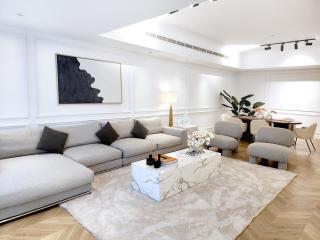 SOLARTE Luxe - New Large 2BR - Marina Promenade - Sea Views - Super King Bed & Workspace - 1