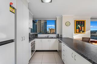 The Mark Suites Surfers Paradise - Gold Coast - 4