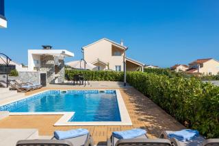 Luxury Lake Balaton Villa with Private Pool - Balatonboglár - 9